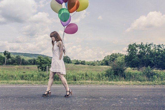 Les hauts courts pour femmes : astuces pour les styliser facilement